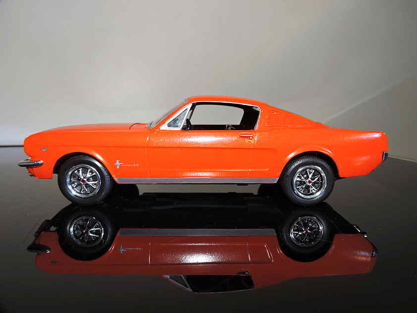 Orange Plastic Chassis Details about   Revell 1/32 '65 Mustang Fastback Slot Car 