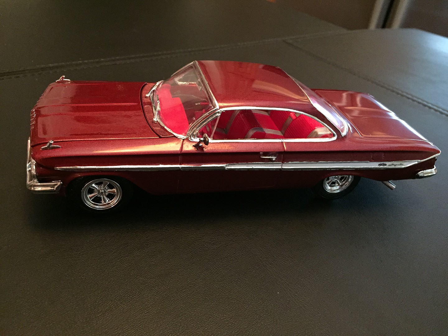 AMT R2AMT1013 1/25 1961 Chevy Impala SS 