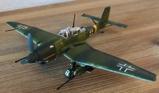 JU87G-1 Stuka Tank Buster -- Plastic Model Airplane Kit -- 1/72