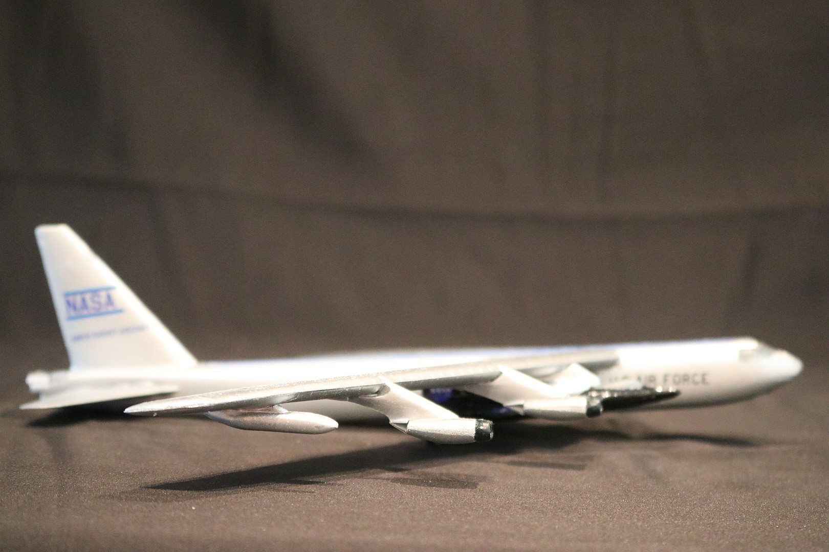 b 52 plastic model kit