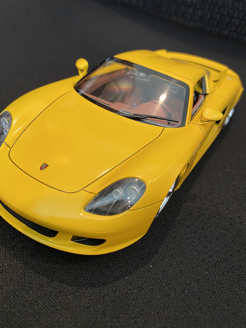 Tamiya 24275 - 1/24 Porsche Carrera GT Model Kit - Hub Hobby