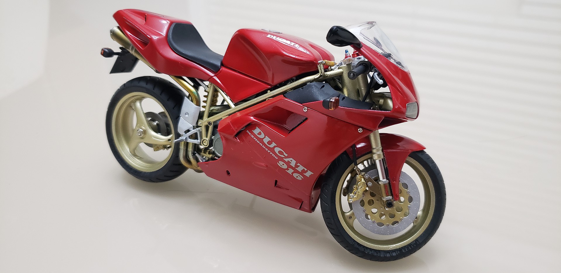 Maquette Tamiya Ducati 916 chez 1001hobbies (Réf.14068)