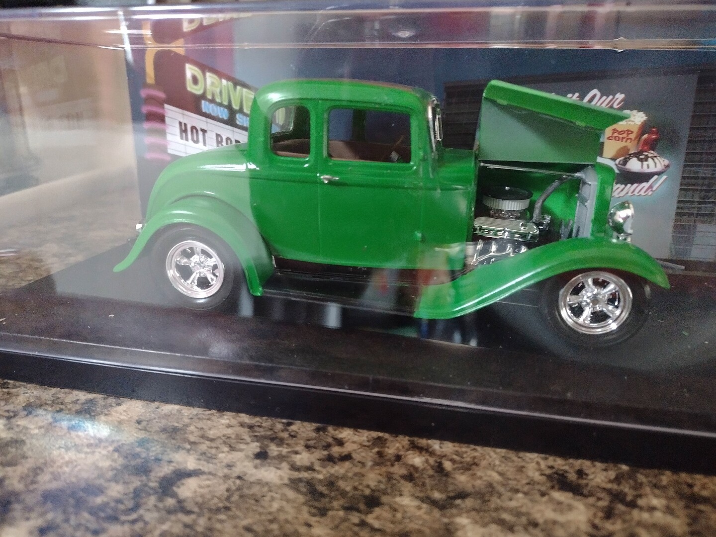 1930 Ford A Coupe 2 In 1 Plastic Model Car Kit 1 25 Scale 1930-ford-a-coupe-2-in-1-plastic-model-car-kit-1-25-scale