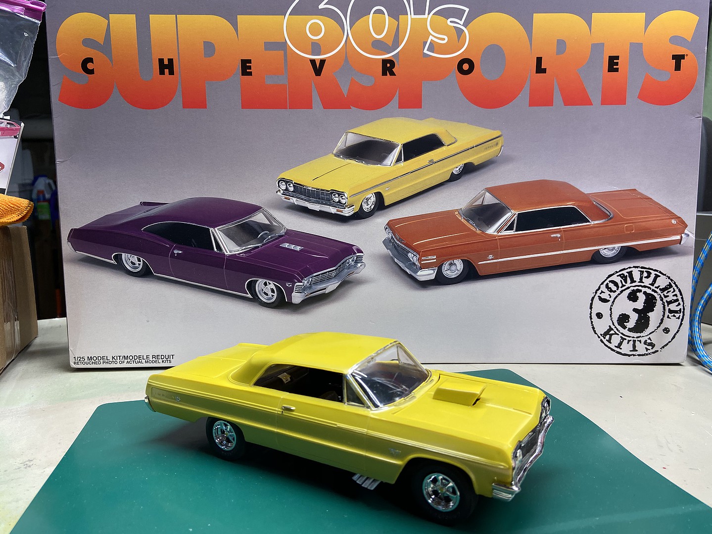 1964 Chevy Impala Plastic Model Car Kit 1/25 Scale 854050