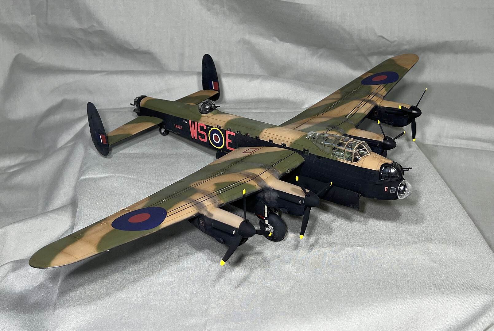 Acro Lancaster B I(FE)/B III Bomber Plastic Model Airplane Kit 1/72 Scale 8013