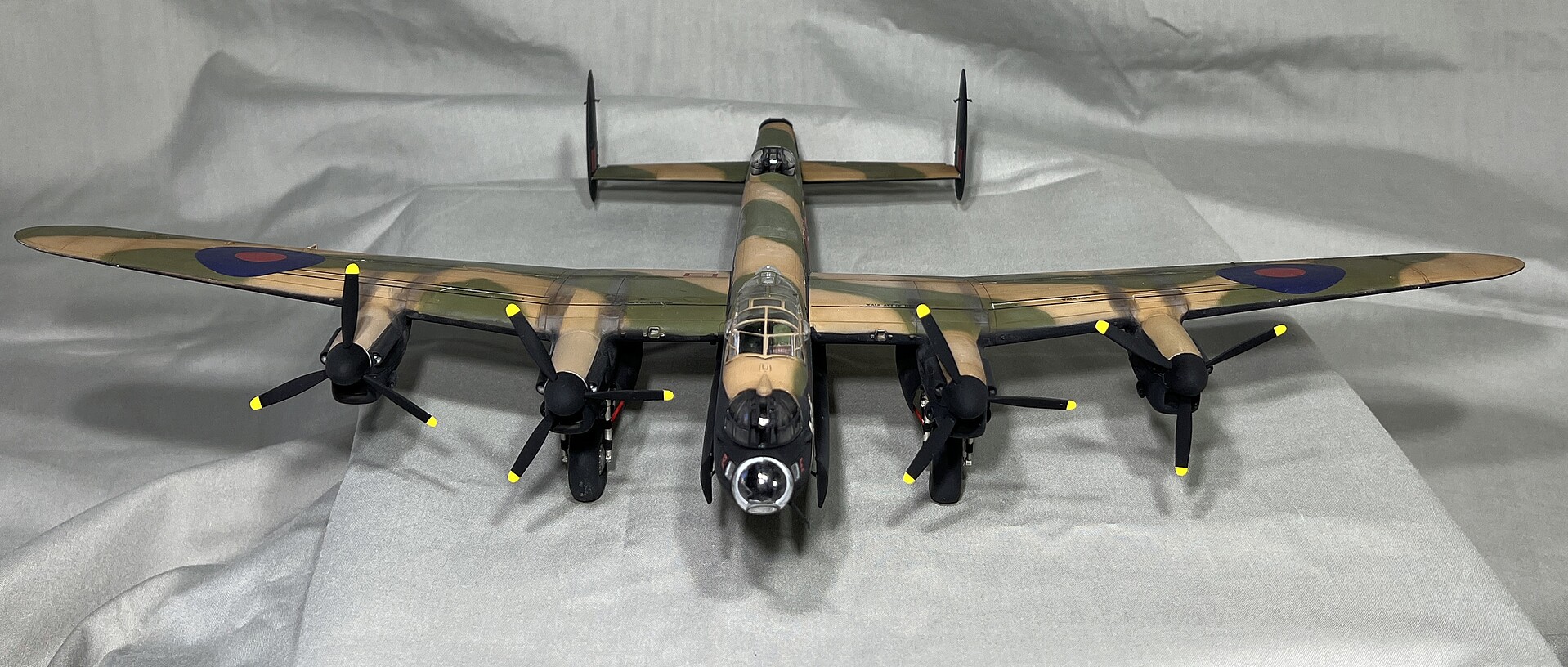Acro Lancaster B I(FE)/B III Bomber Plastic Model Airplane Kit 1/72 Scale 8013
