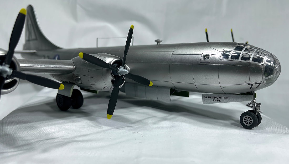 B29A Enola Gay/Bockscar Aircraft -- Plastic Model Airplane Kit -- 1/72 ...