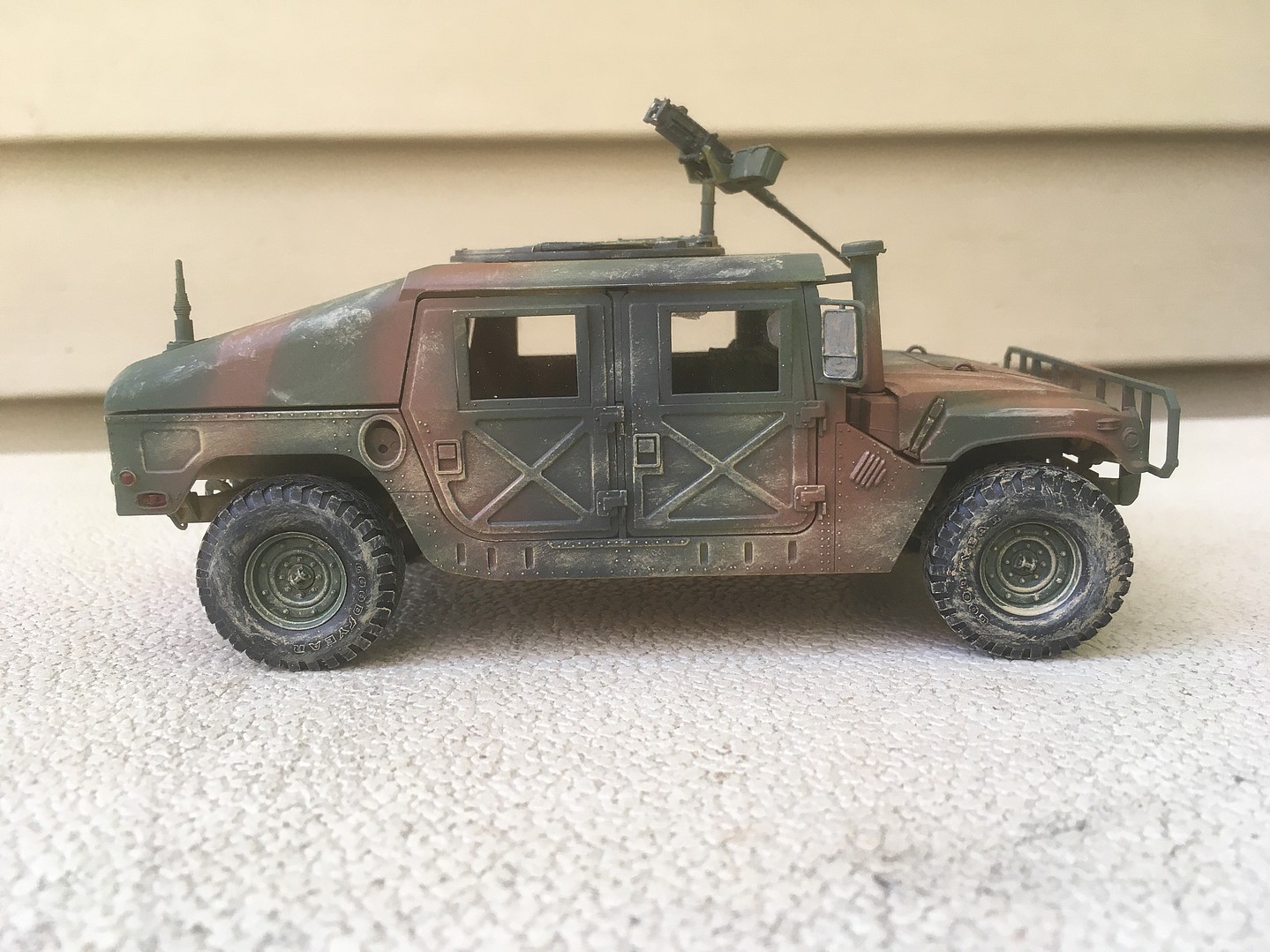 1:35 Scale Resin Die-casting Of Hummer Armored Vehicle Parts Modification  Does Not Include Tank Unpainted Model 35843