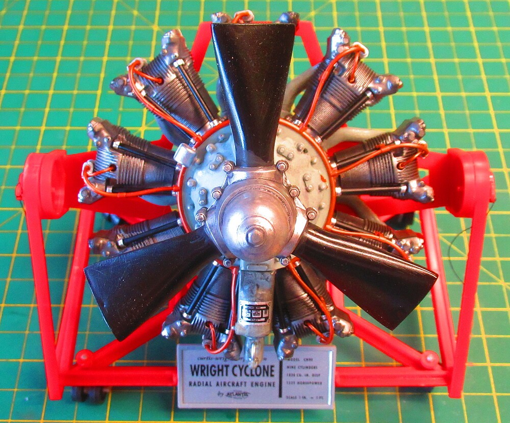 Atlantis Wright Cyclone Radial Engine C9HE Plastic Model