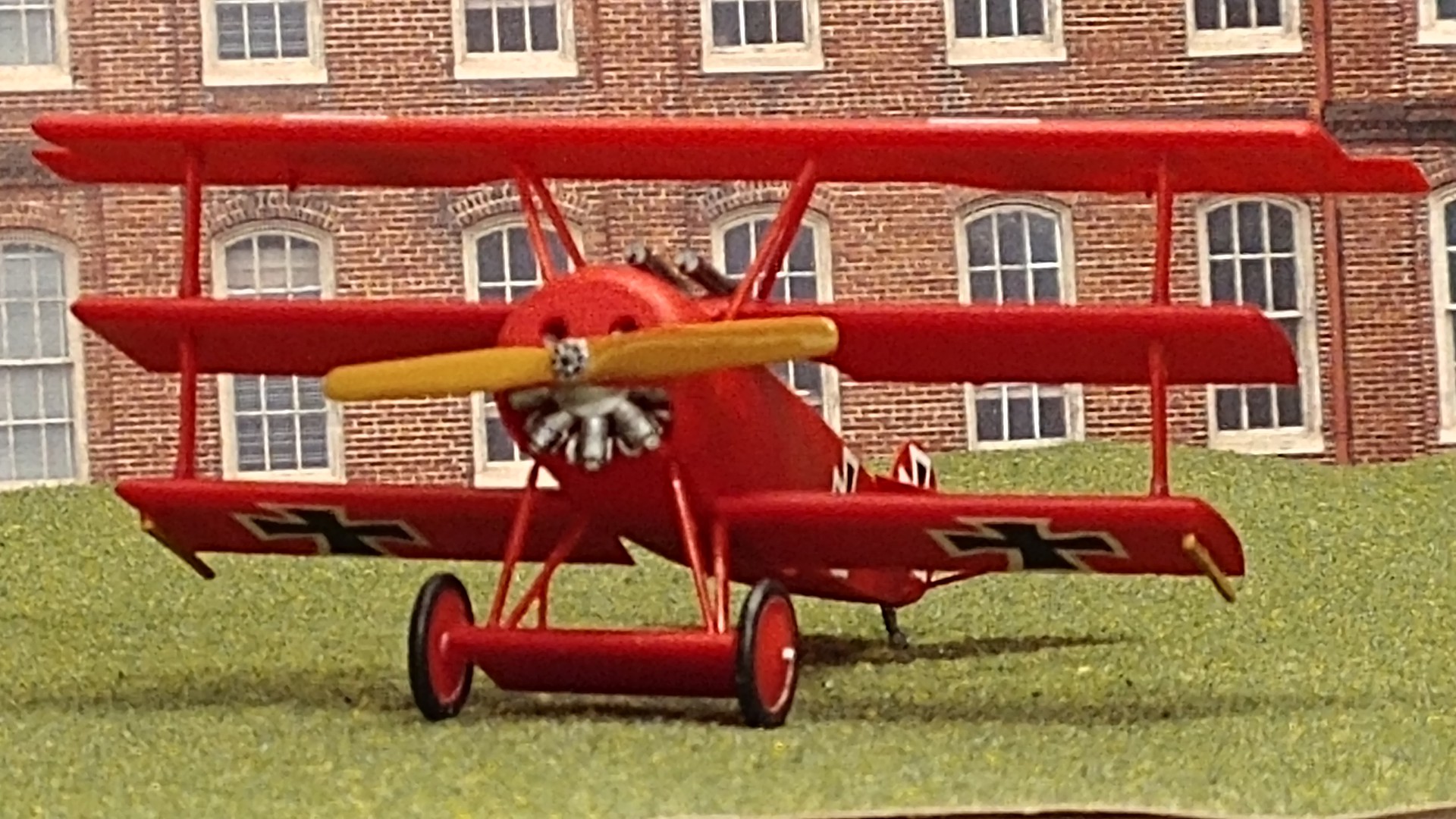 fokker-dr-1-plastic-model-airplane-kit-1-72-scale-04116