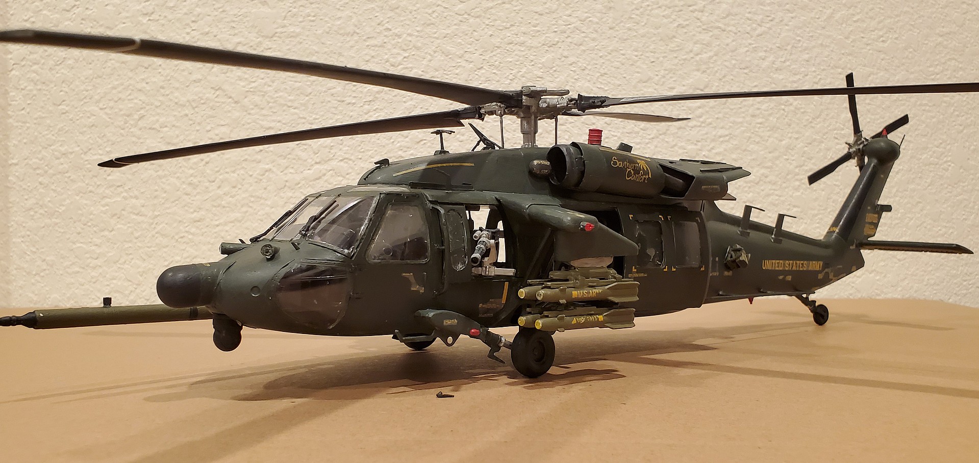 AH-60L Blackhawk DAP -- Plastic Model Helicopter Kit -- 1/35 Scale ...