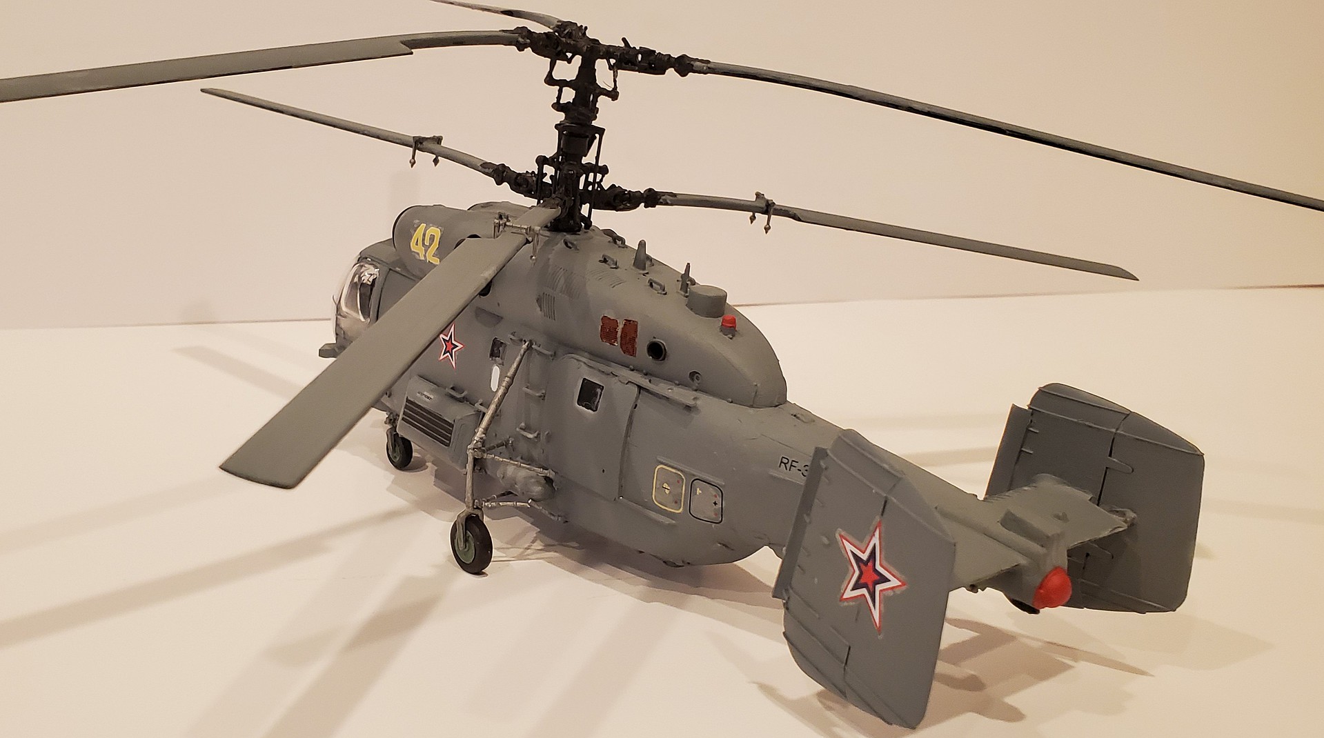 Russian Ka-27 Helix -- Plastic Model Helicopter Kit -- 1/48 Scale ...