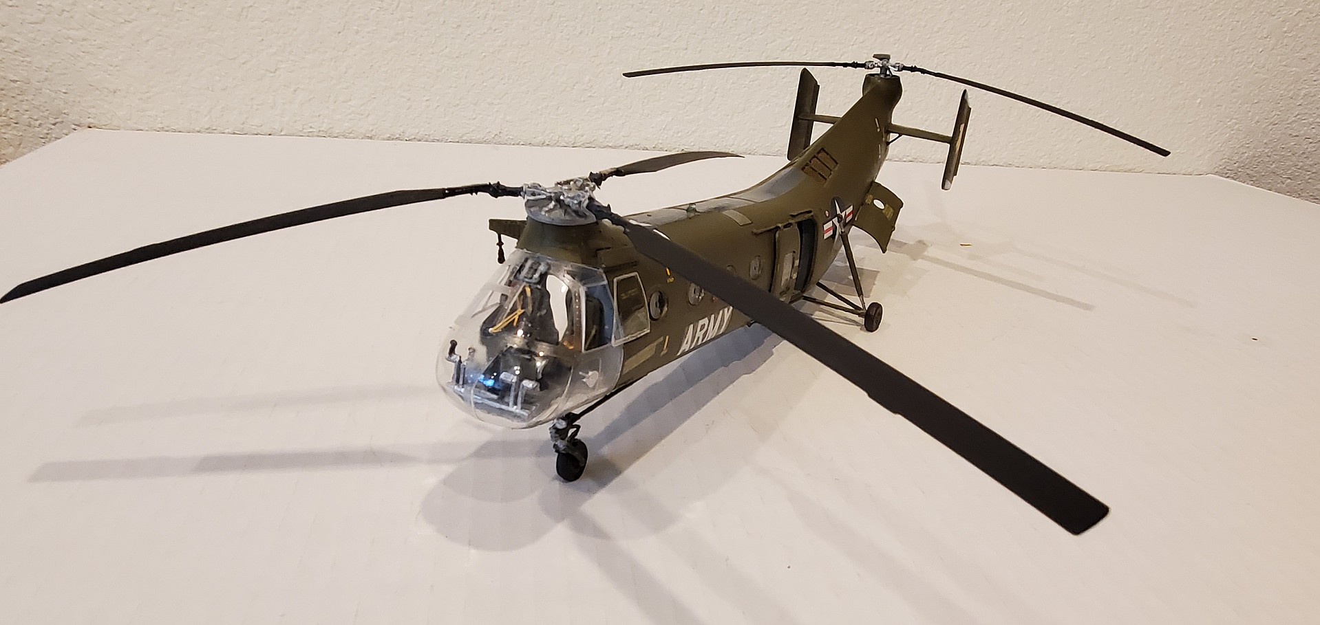 H-21 Shawnee Flying Banana -- Plastic Model Helicopter Kit -- 1/48 