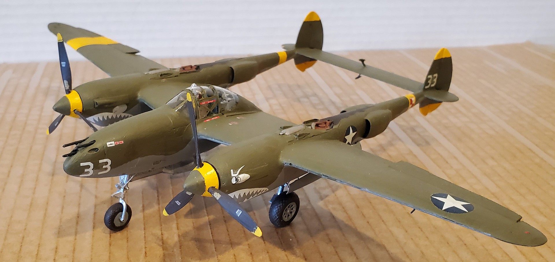 Lockheed p 38 f g lightning plastic model airplane kit 1 48 scale