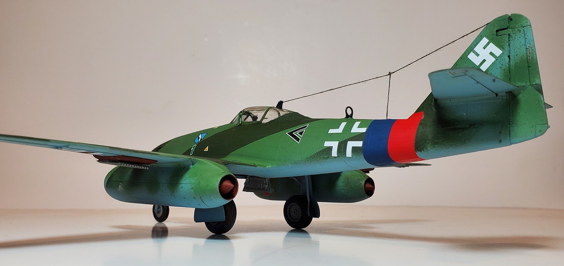 Messerschmitt Me 262 A-1a Fighter Aircraft -- Plastic Model Airplane ...