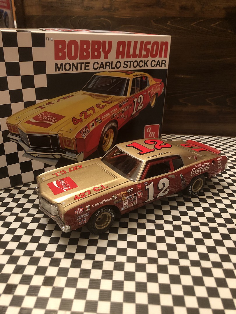 AMT 1972 Bobby Allison Coca-Cola Monte Carlo Stock Car Interior/Chassis Set 1/25 