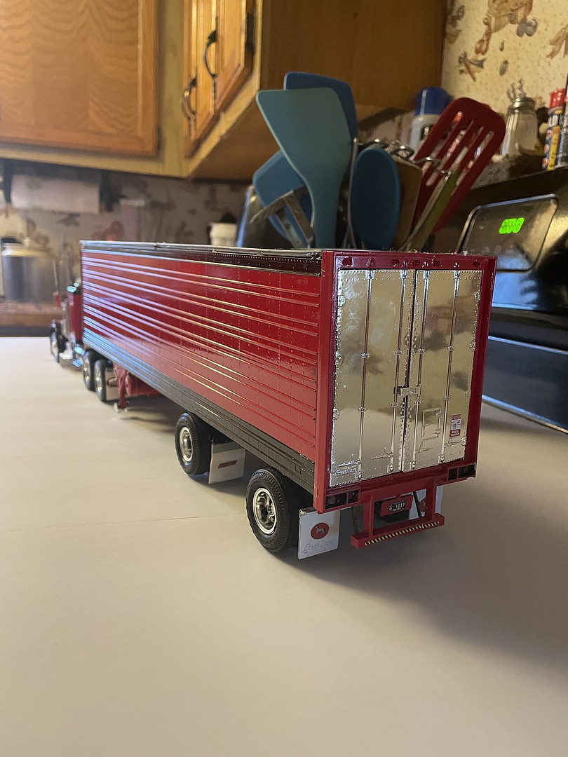 AMT Great Dane 40' Reefer Trailer C Plastic Model Truck Vehicle