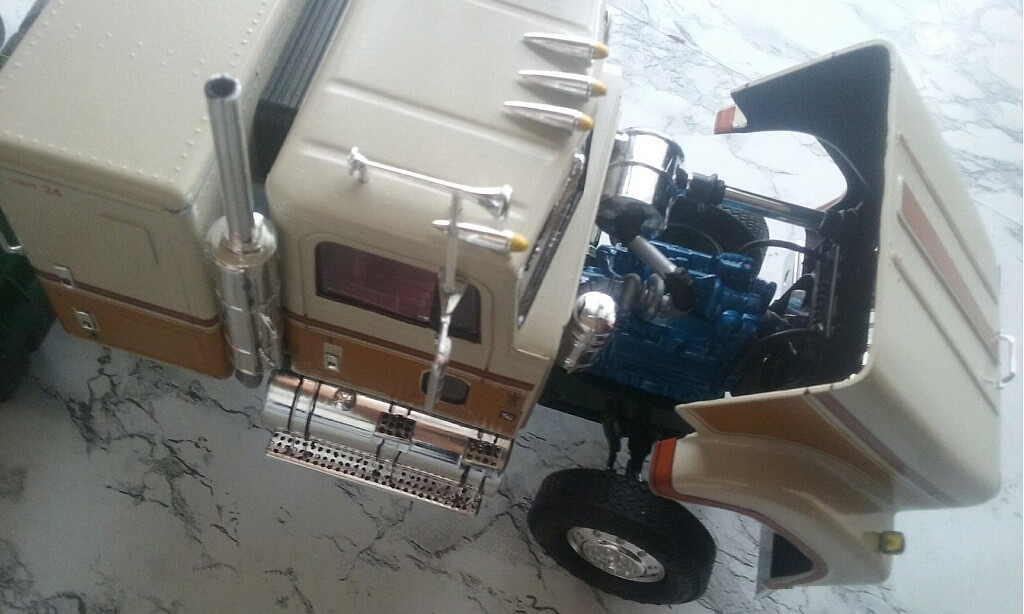 International Transtar Eagle Plastic Model Truck Kit Scale Pictures By