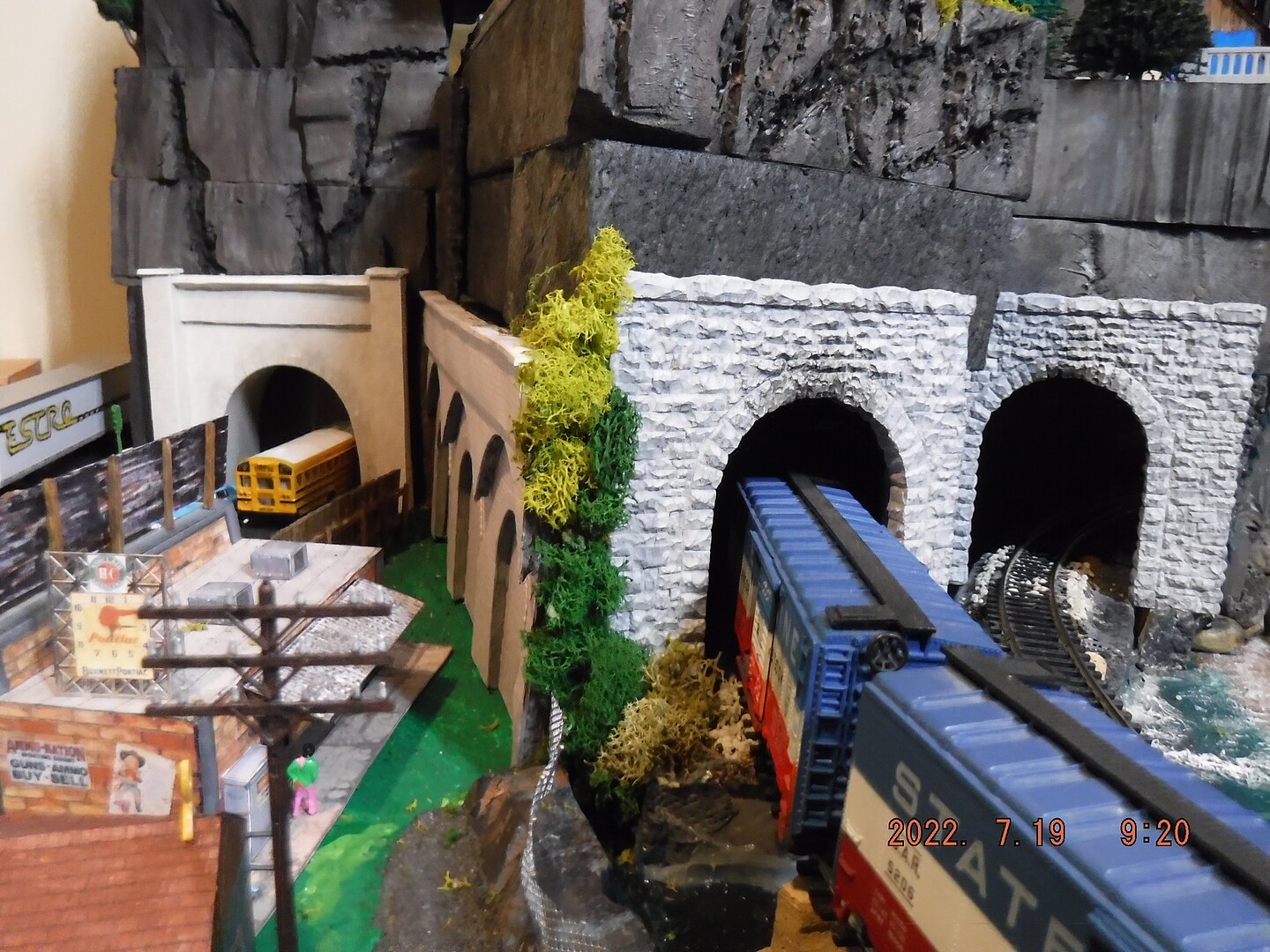 single-track-random-stone-tunnel-portal-ho-scale-model-railroad