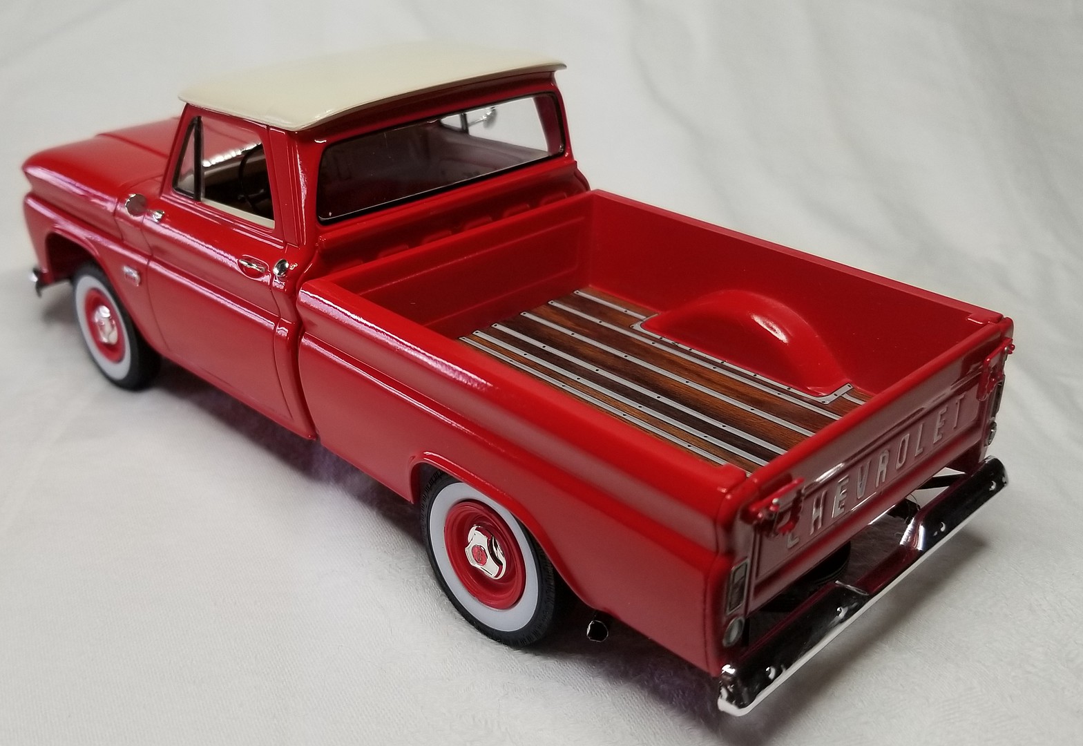 1966 Chevy Fleetside -- Plastic Model Truck Kit -- 1/25 Scale ...