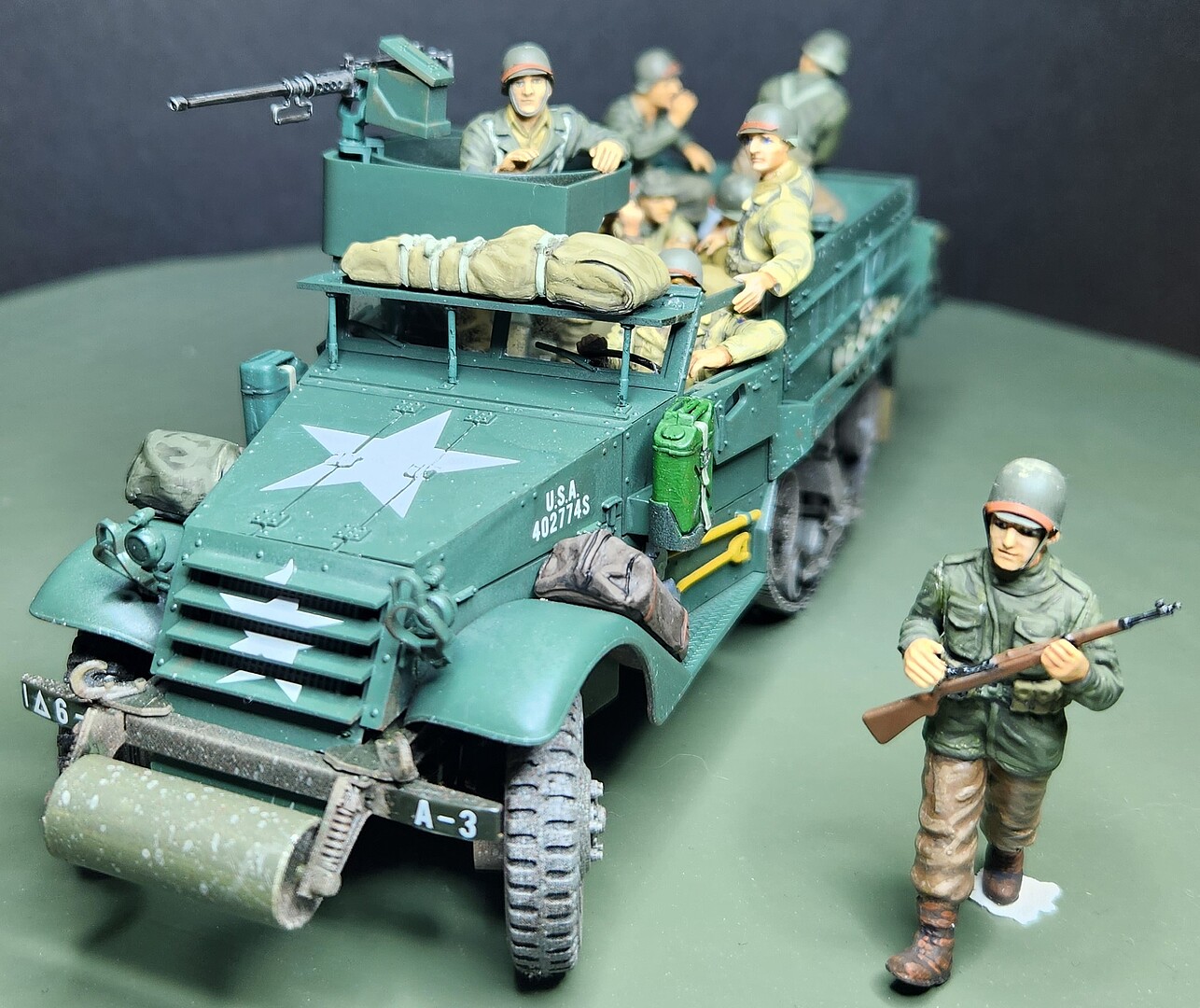 1/35 US Armored Personnel Carrier M3A2 Halftrack (Re-Issue) pictures by ...