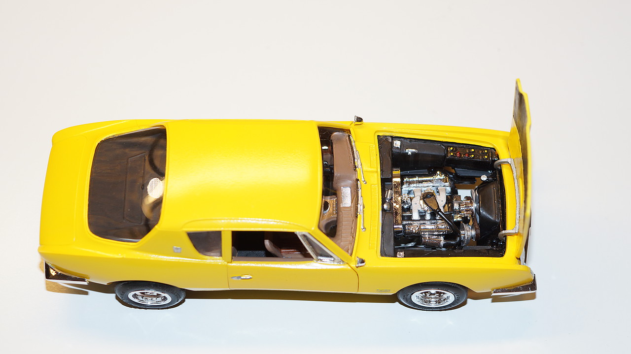 1963 Studebaker Avanti Plastic Model Car Kit 1/25 Scale 780