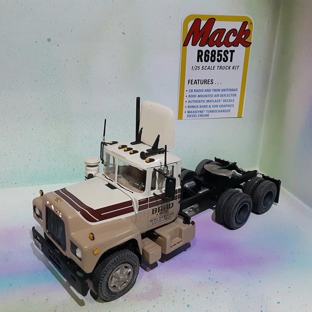 Gallery Pictures AMT Mack R685ST Semi Tractor Plastic Model Truck Kit 1 ...