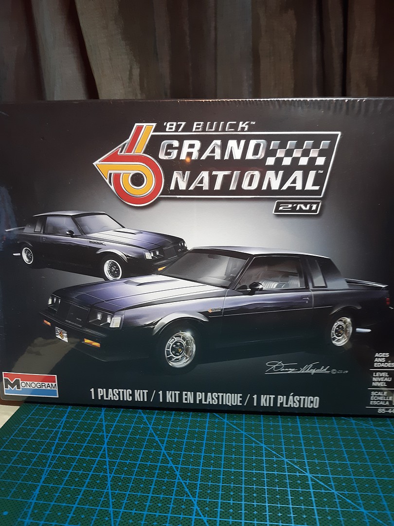 Revell-Monogram Buick Grand National 2n1 Plastic Model Car Kit 1