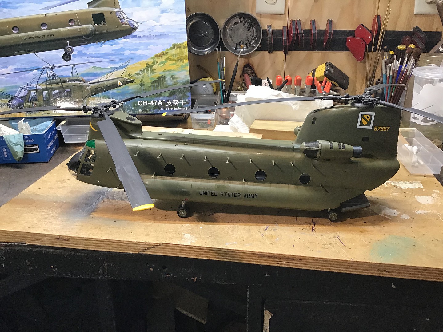 Trumpeter CH47A Chinook Helicopter Plastic Model Helicopter Kit 1