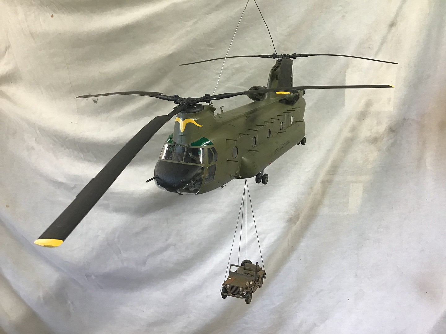 Chinook Helicopter Model Kit