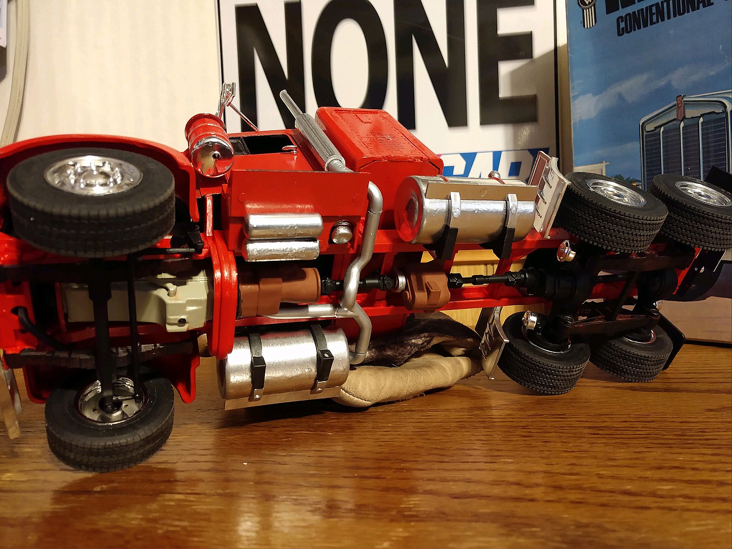 Moebius 1017 Super Single Tractor Wheel & Tire Set 1/25 Scale Plastic Model Kit 