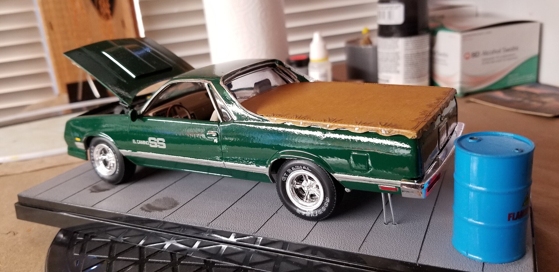 1986 Chevy El Camino SS w/Dirt Bike Plastic Model Truck Vehicle Kit 1/25 Scale 88812