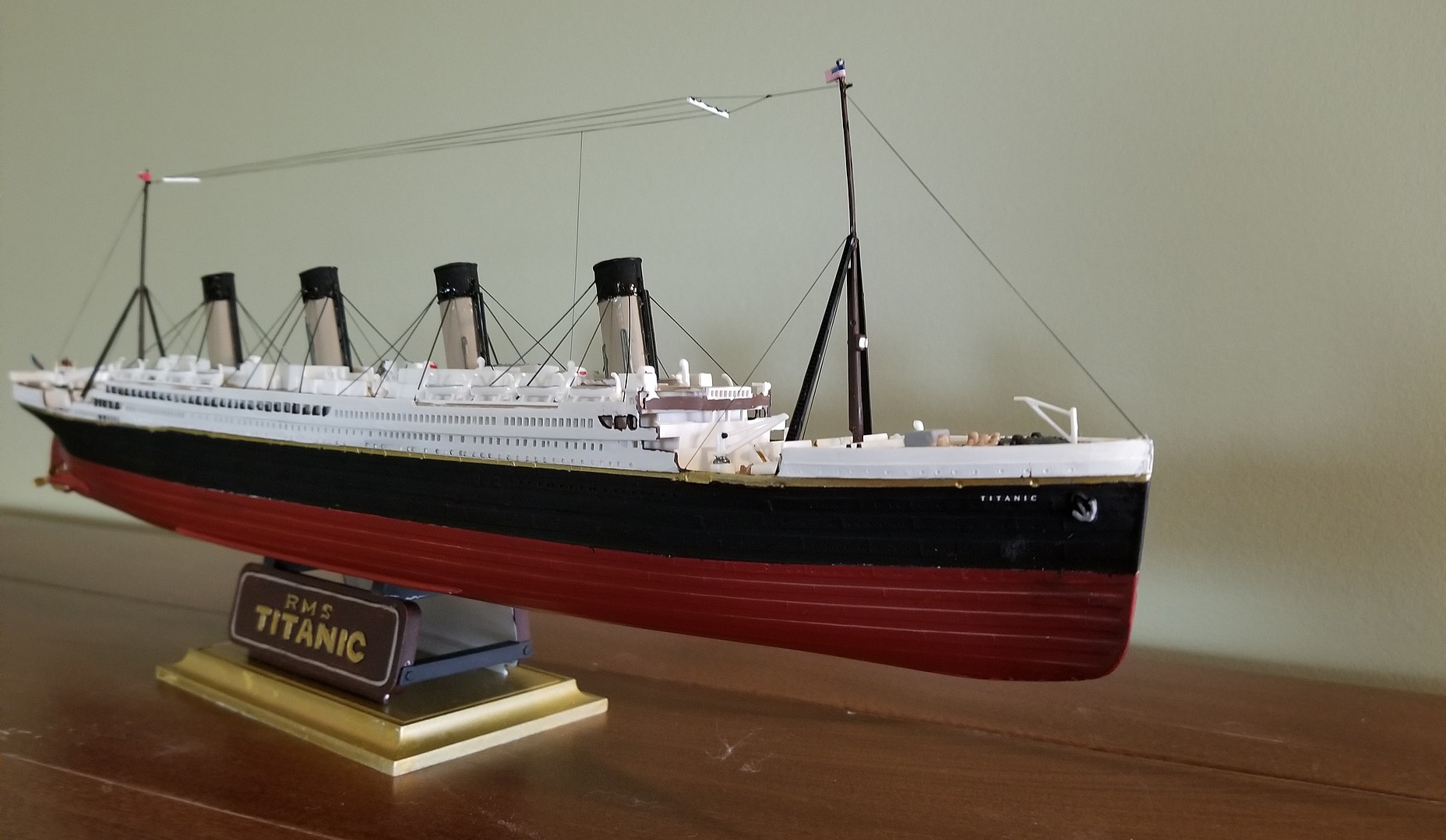 RMS Titanic Ocean Liner -- Plastic Model Commercial Ship Kit -- 1/570 ...