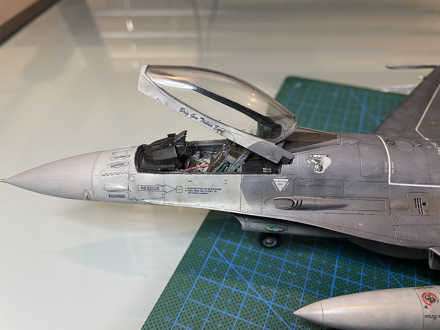 Lockheed F-16C Block 25/32 Jet Fighting Falcon -- Plastic Model ...