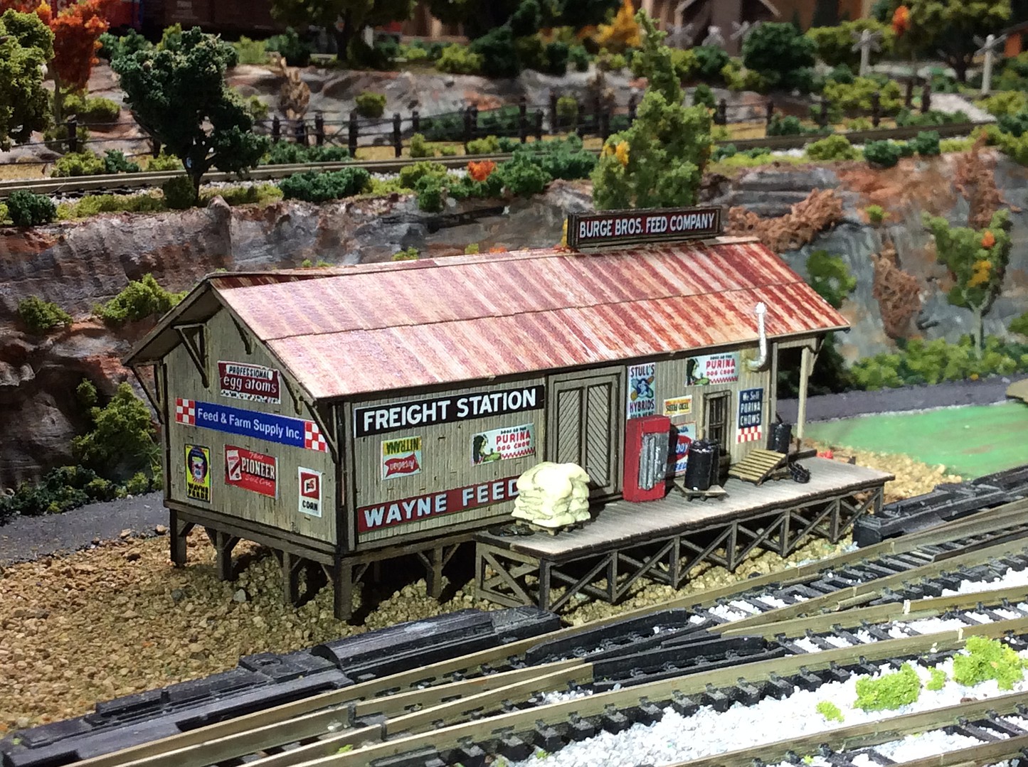 Greene's Feed & Seed - Laser-Cut Wood Kit -- N Scale Model Railroad