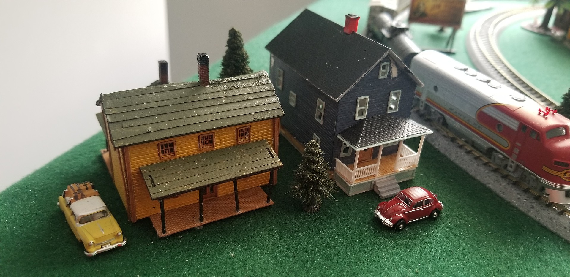 TwoStory Frame House Kit NScale pictures by fboemio ( New York )