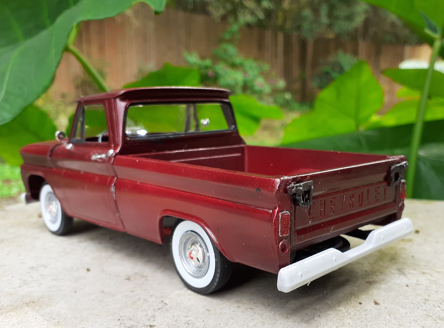 1966 Chevy Fleetside -- Plastic Model Truck Kit -- 1/25 Scale ...