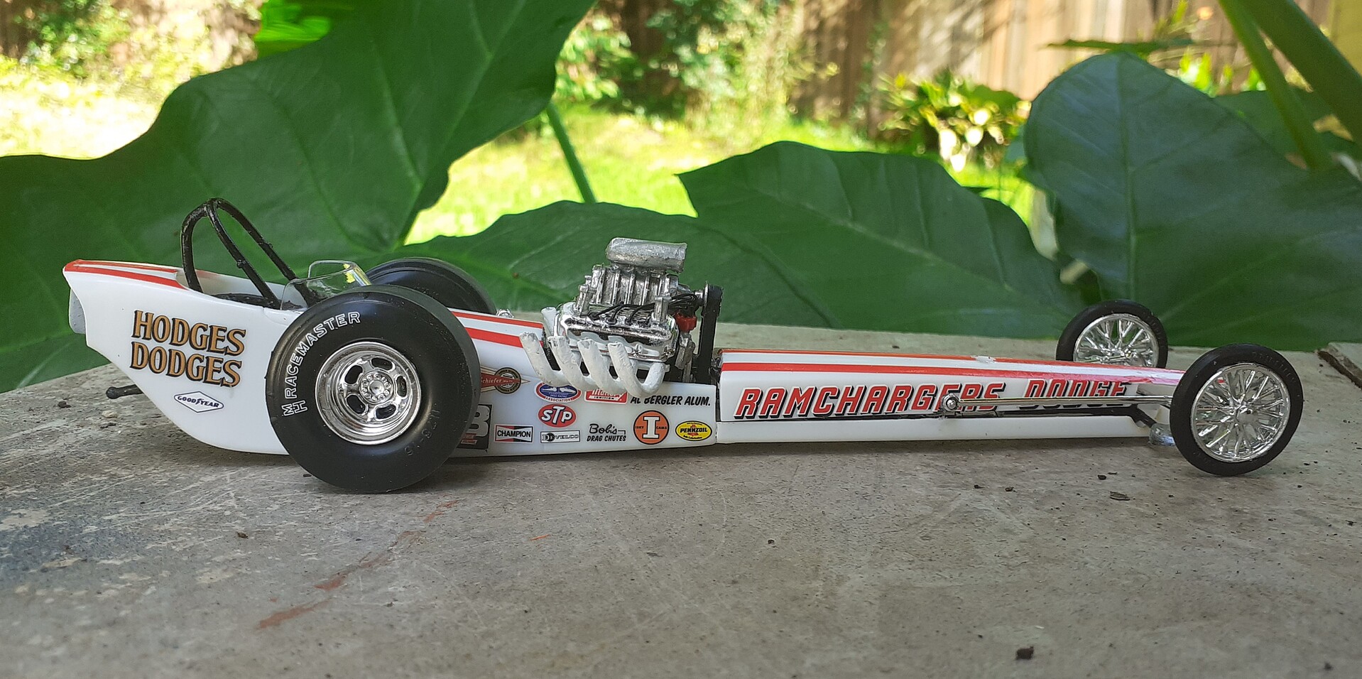 ramchargers-front-engine-dragster-plastic-model-car-vehicle-kit-1