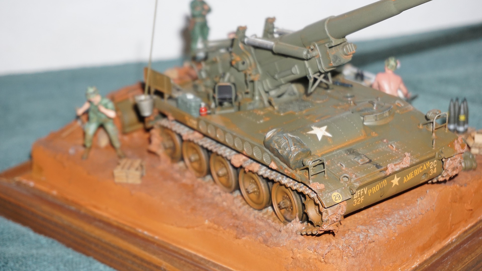 Tamiya 1/35 U.s. Self-propelled Gun M107 Vietnam War Model Kit