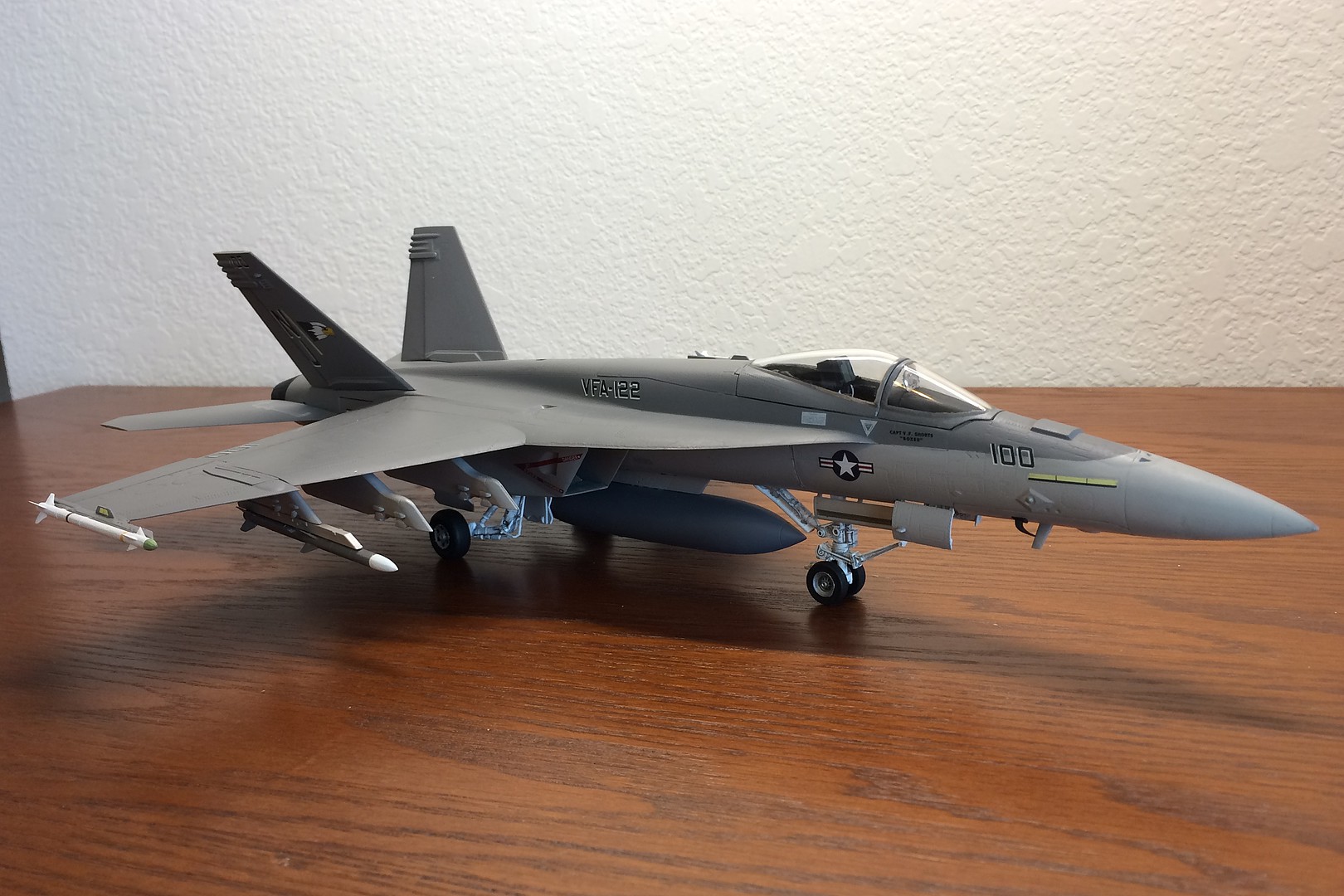 F/A-18E Super Hornet -- Plastic Model Airplane Kit -- 1/48 Scale ...