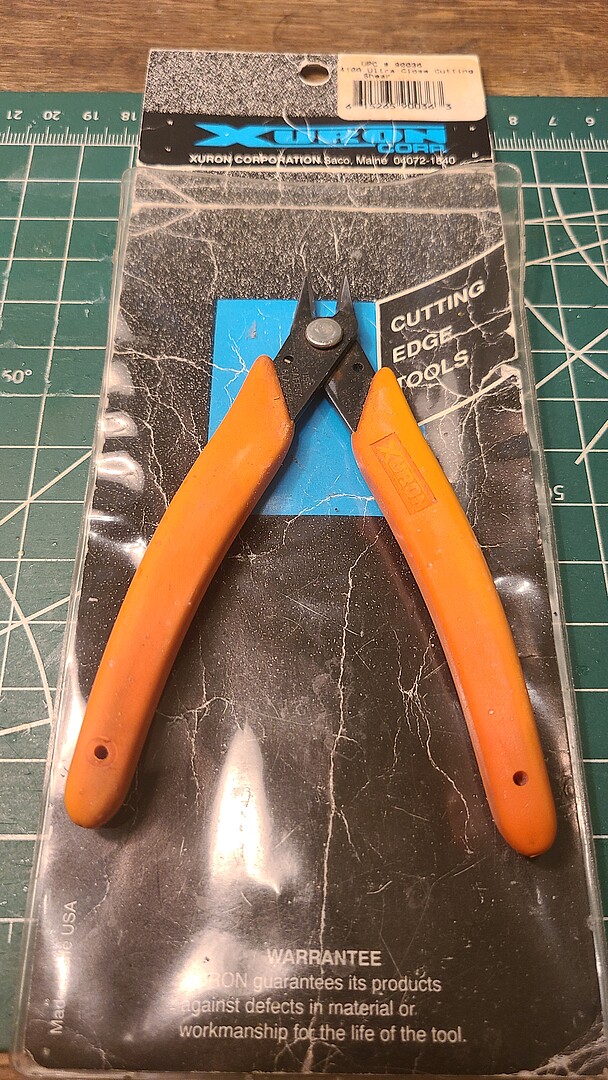 ULTRAFLUSH CUTTING SHEAR 410A pictures by Christopher A. Wing