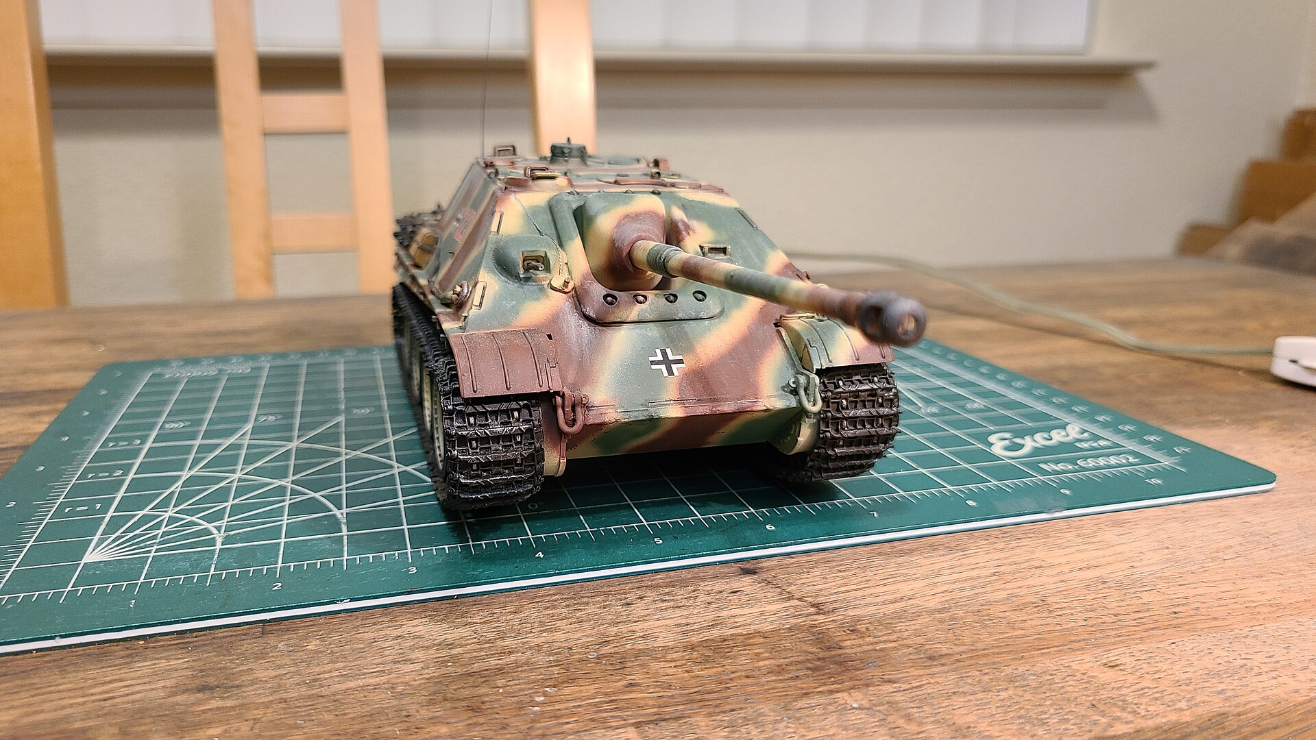 Jagdpanther G2 With Working Tracks -- Plastic Model Military Vehicle 