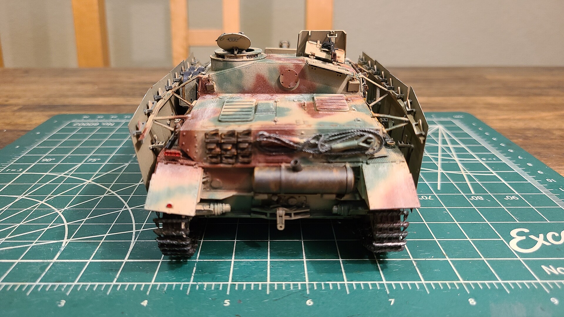 Sd.Kfz.167 StuG.IV Early Production -- Plastic Model Military Tank Kit ...