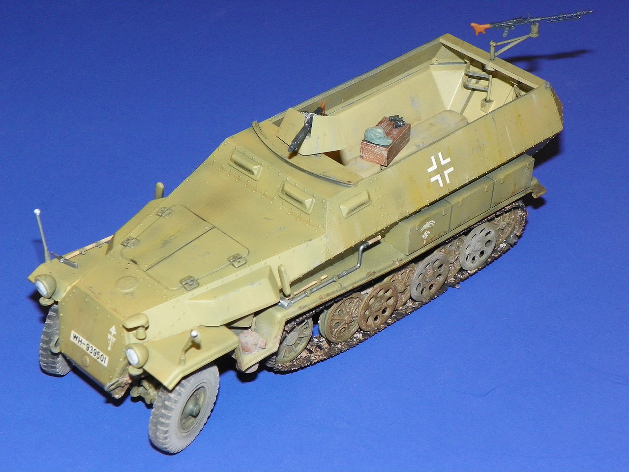 German Hanomag Sd.Kfz. 251/1 Halftrack -- Plastic Model Military ...