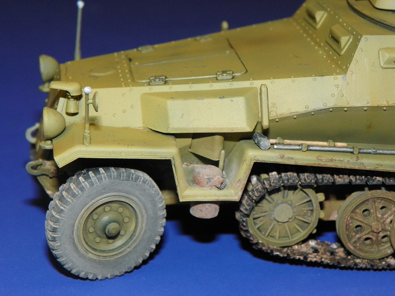 German Hanomag Sd.Kfz. 251/1 Halftrack -- Plastic Model Military ...