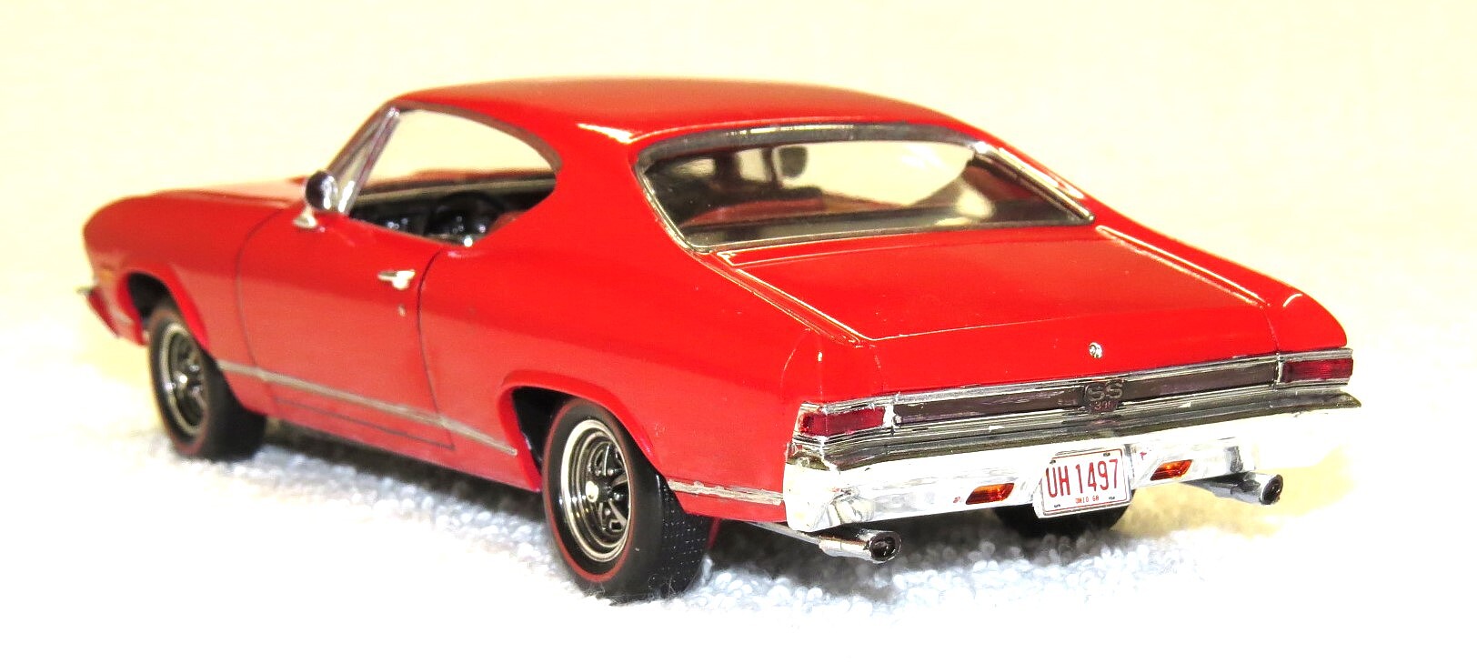 1968 Chevelle SS 396 -- Plastic Model Car Kit -- 1/25 Scale -- #854445 ...