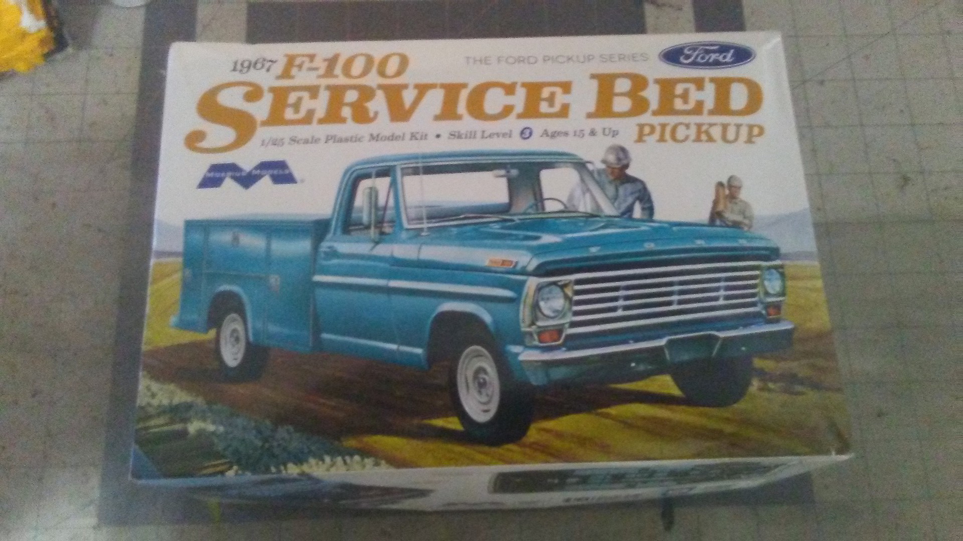 Moebius 1967 Ford F100 Service Bed Pickup Truck Plastic Model