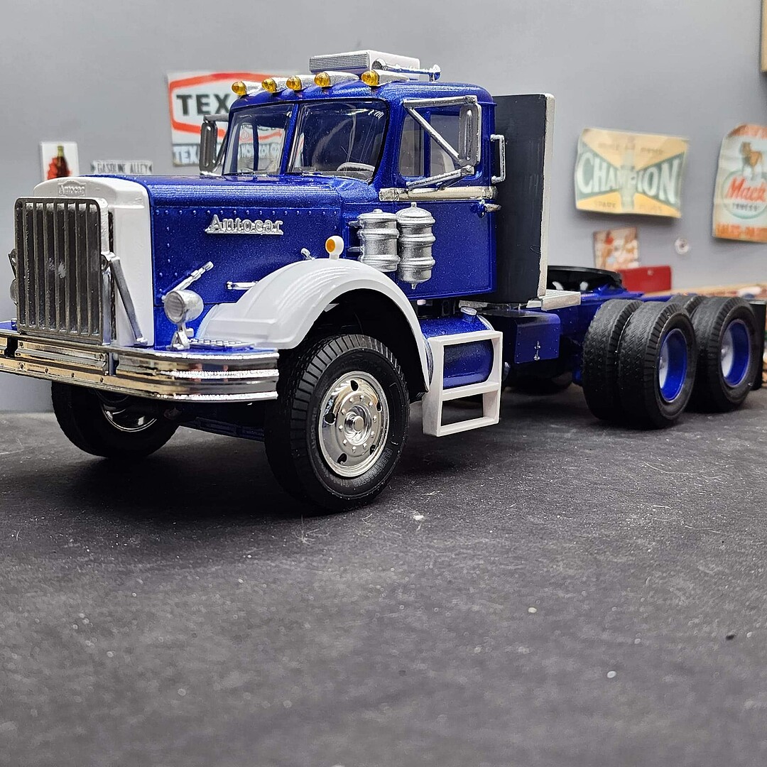 Autocar A64B Semi Tractor Plastic Model Truck Kit 1 25 Scale 