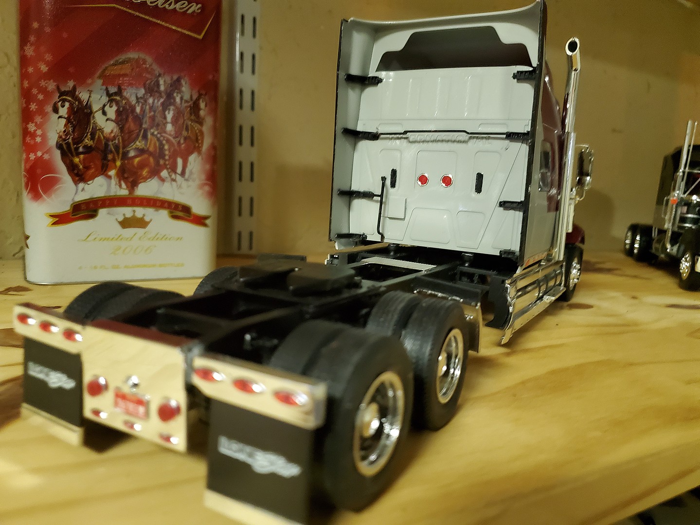 2010 International Lonestar Plastic Model Truck Kit 1/25 Scale