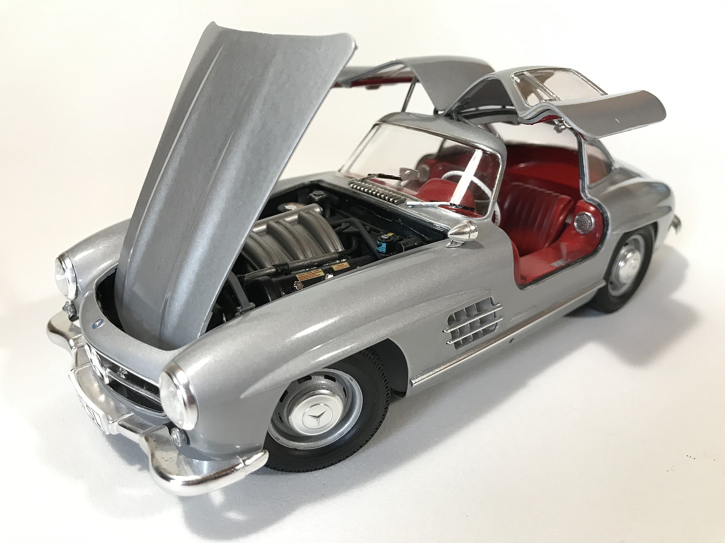 Mercedes-Benz 300SL -- Plastic Model Car Kit -- 1/24 Scale -- #24338 ...